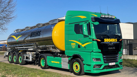 Man Gry Span Op Straat 2