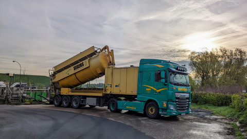 Pxl 20240408 061625691.mp~2