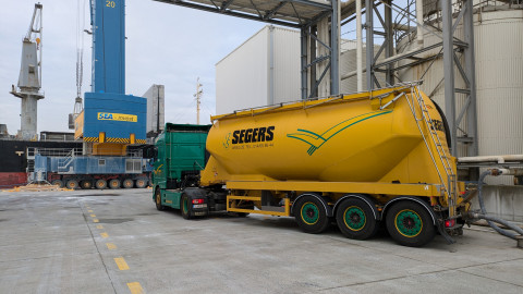 Pxl 20240904 072037371.mp