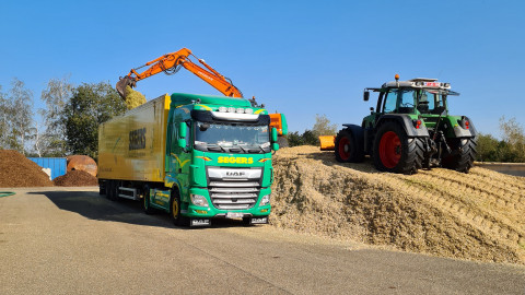 Walking Floor Met Tractor